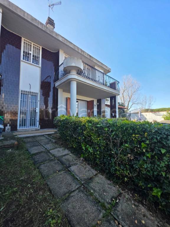 casa indipendente in vendita ad Anzio in zona Mare