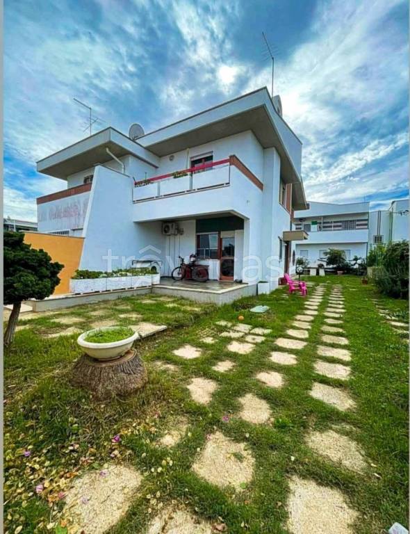 casa indipendente in vendita ad Anzio in zona Villa Claudia