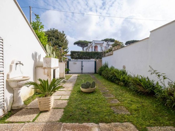 appartamento in vendita ad Anzio in zona Mare