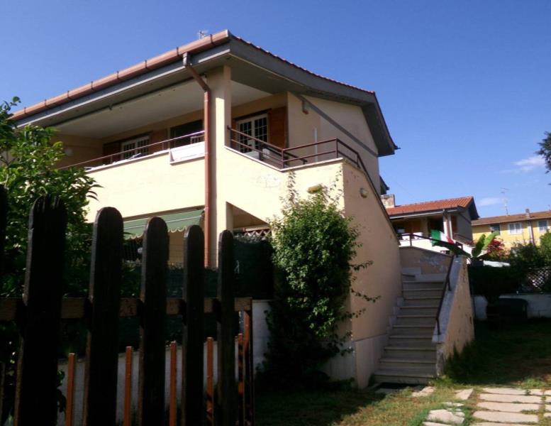 casa indipendente in vendita ad Anzio in zona Mare