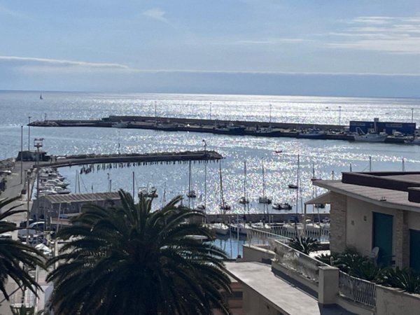 appartamento in vendita ad Anzio in zona Mare