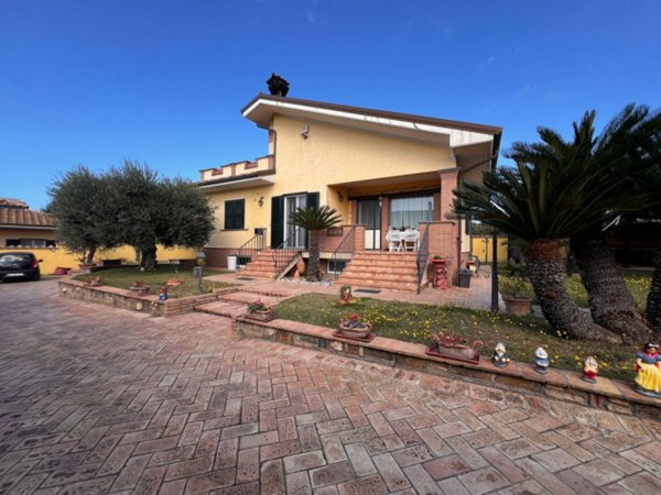 casa indipendente in vendita ad Anzio in zona Mare