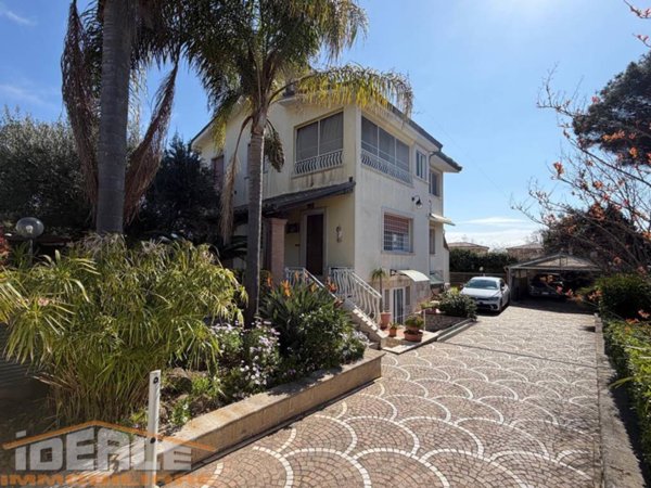 casa indipendente in vendita ad Anzio in zona Lido dei Pini