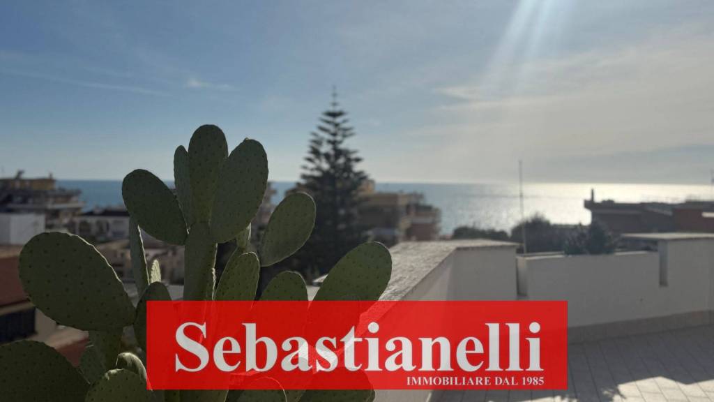 appartamento in vendita ad Anzio in zona Mare