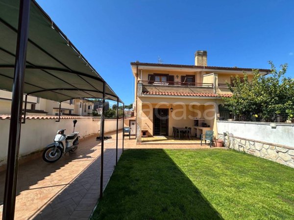 casa indipendente in vendita ad Anzio in zona Stazione