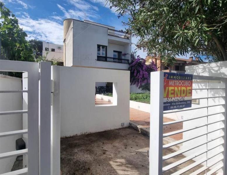 villa in vendita ad Anzio in zona Mare