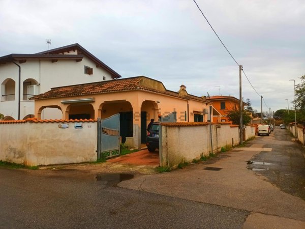 casa indipendente in vendita ad Anzio