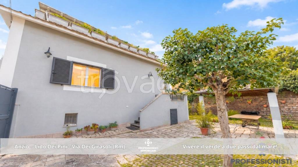casa indipendente in vendita ad Anzio in zona Lido dei Pini