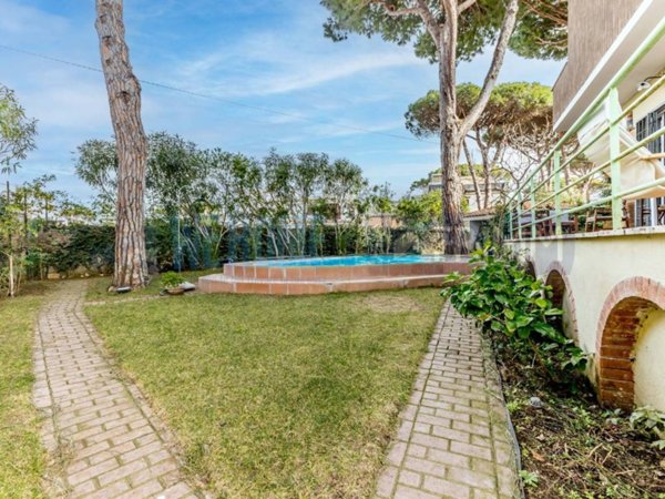 casa indipendente in vendita ad Anzio in zona Mare
