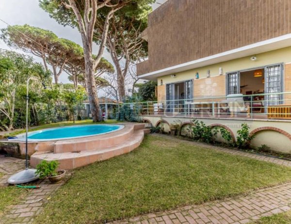 casa indipendente in vendita ad Anzio in zona Mare