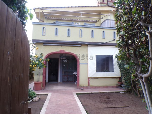 casa indipendente in vendita ad Anzio