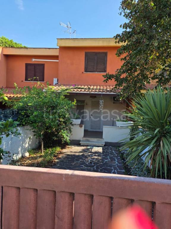 casa indipendente in vendita ad Anzio in zona Villa Claudia