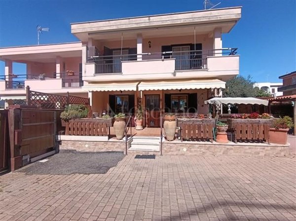 casa indipendente in vendita ad Anzio in zona Villa Claudia