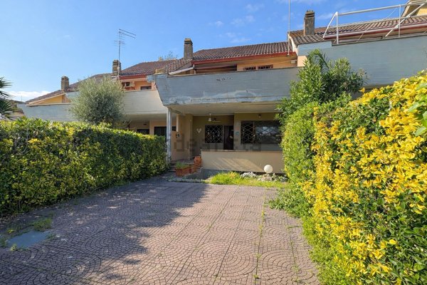 casa indipendente in vendita ad Anzio in zona Cincinnato