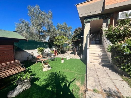 casa indipendente in vendita ad Anzio in zona Mare