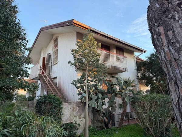 casa indipendente in vendita ad Anzio in zona Mare