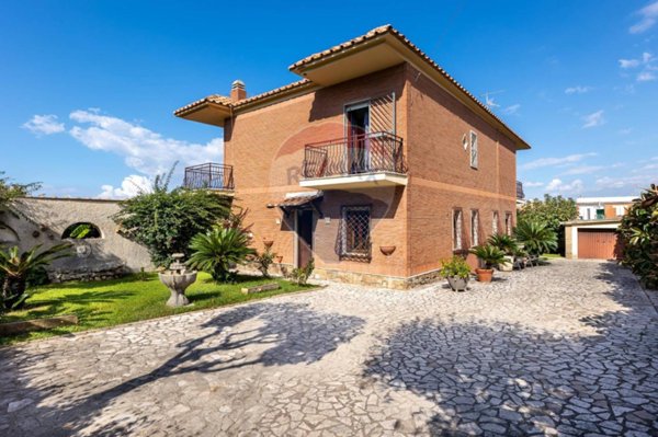casa indipendente in vendita ad Anzio in zona Villa Claudia