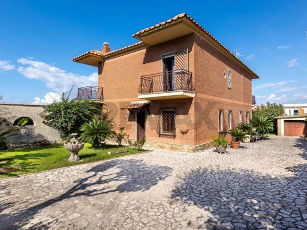 casa indipendente in vendita ad Anzio in zona Cincinnato