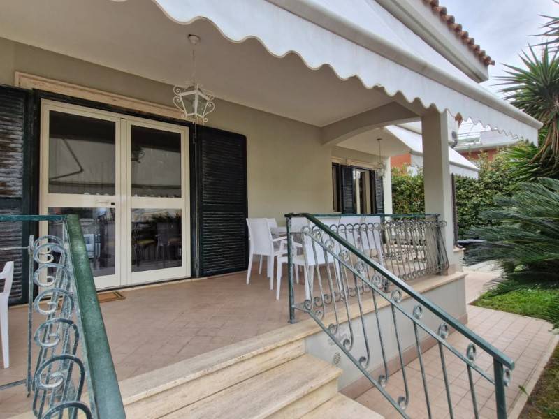 casa indipendente in vendita ad Anzio in zona Marechiaro