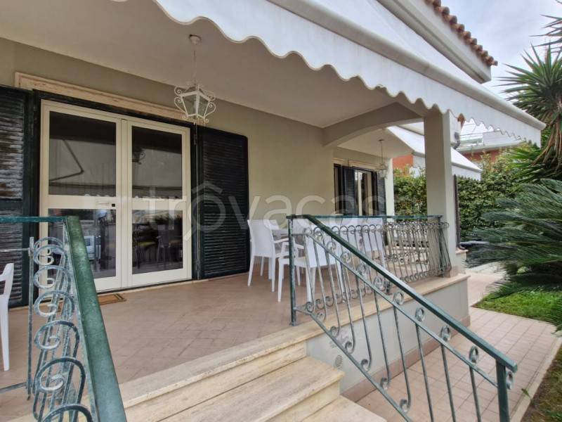 casa indipendente in vendita ad Anzio in zona Marechiaro