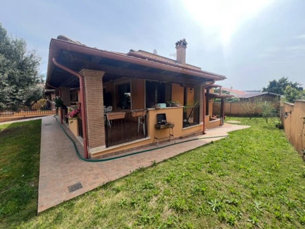 casa indipendente in vendita ad Anzio