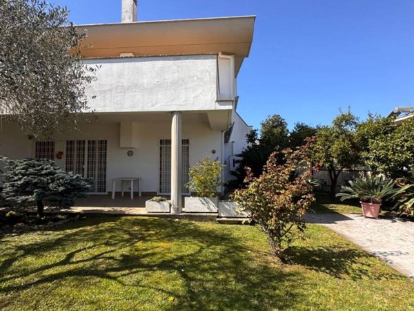 casa indipendente in vendita ad Anzio in zona Mare