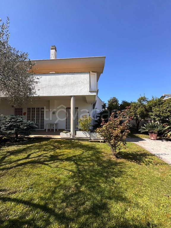 casa indipendente in vendita ad Anzio