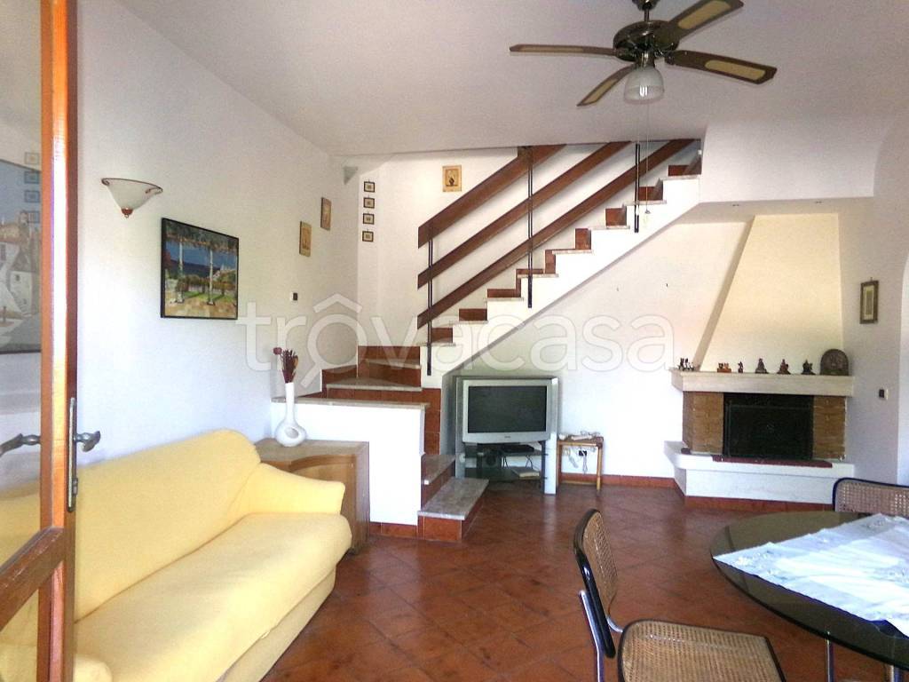 casa indipendente in vendita ad Anzio in zona Mare