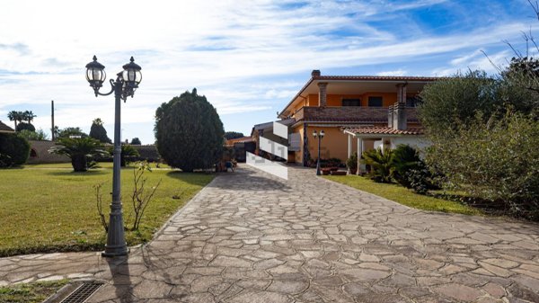 appartamento in vendita ad Anzio in zona Mare