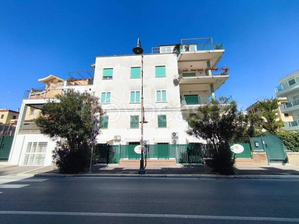 appartamento in vendita ad Anzio in zona Mare
