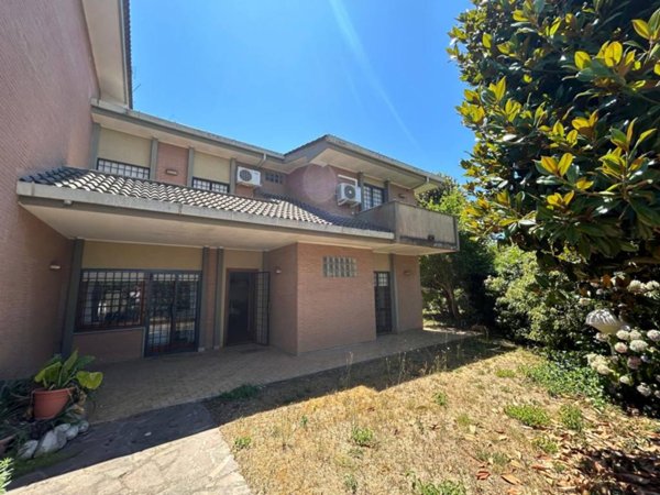 casa indipendente in vendita ad Anzio in zona Mare