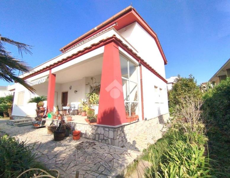 casa indipendente in vendita ad Anzio in zona Stazione