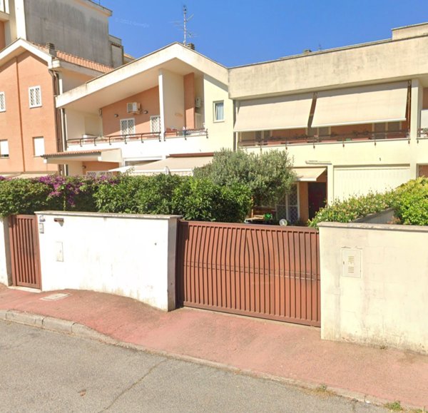 pentavano in vendita ad Anzio