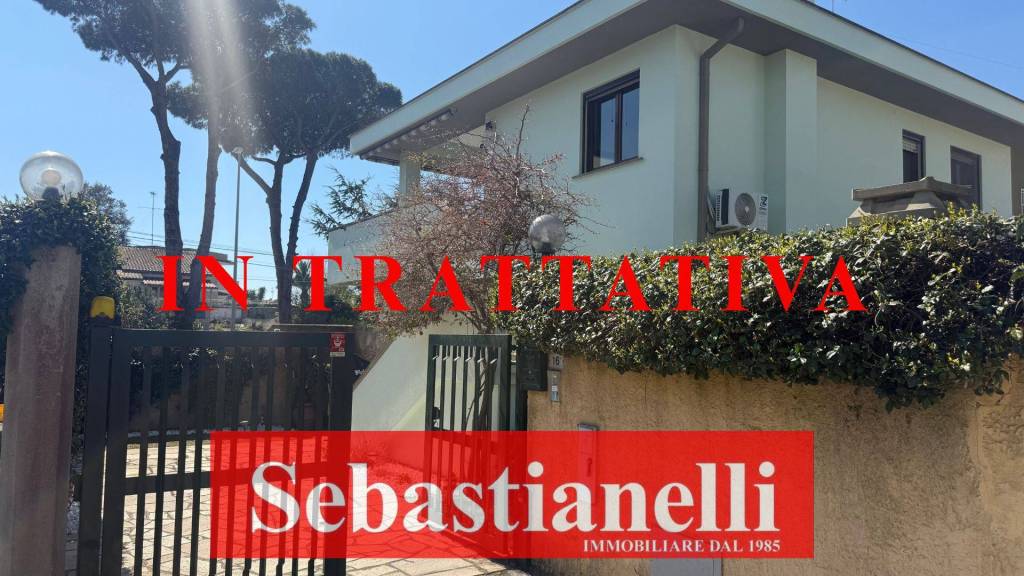 appartamento in vendita ad Anzio in zona Villa Claudia