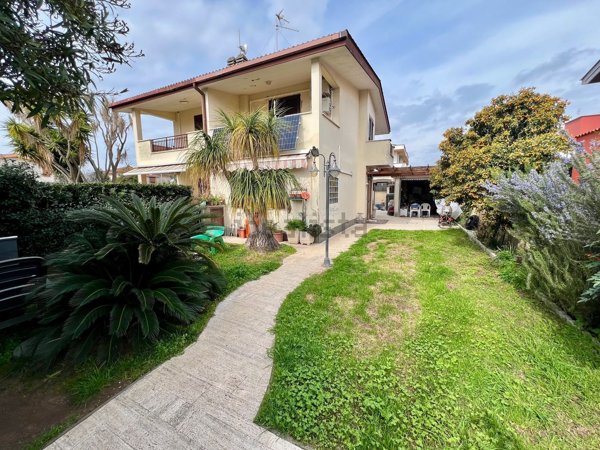 casa indipendente in vendita ad Anzio
