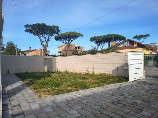 casa indipendente in vendita ad Anzio in zona Mare