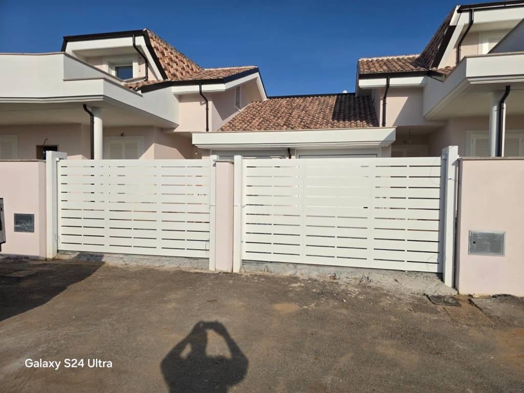 casa indipendente in vendita ad Anzio in zona Marechiaro