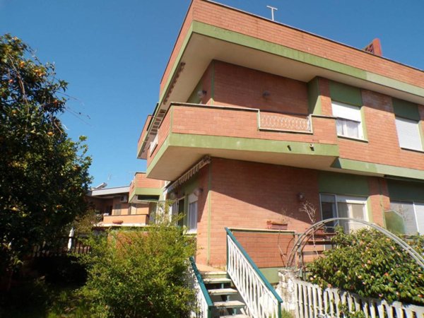 casa indipendente in vendita ad Anzio