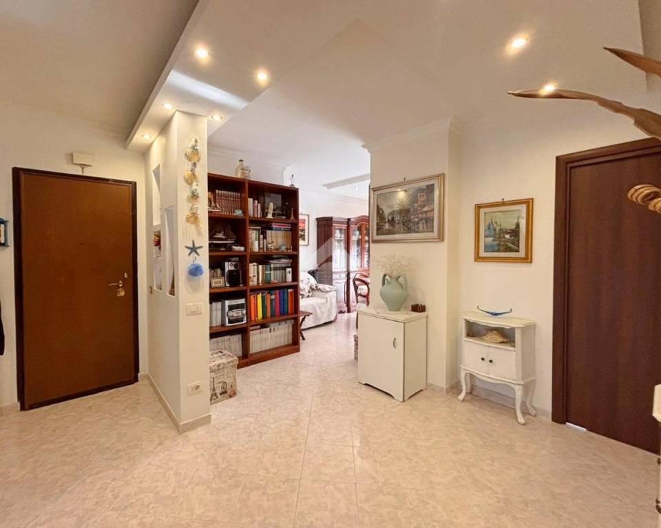 appartamento in vendita ad Anzio in zona Mare