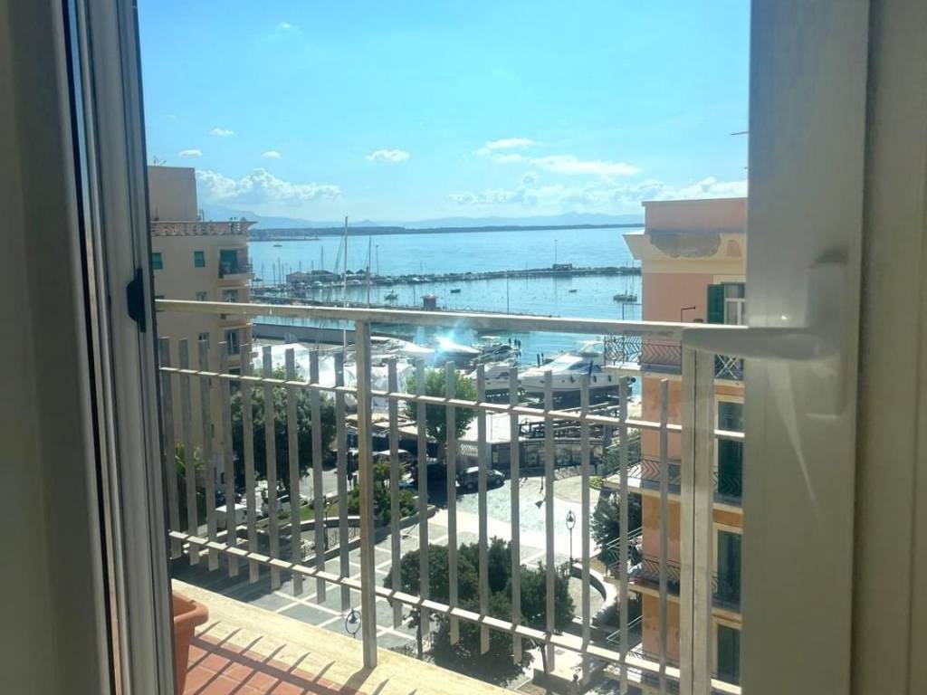 appartamento in vendita ad Anzio in zona Mare