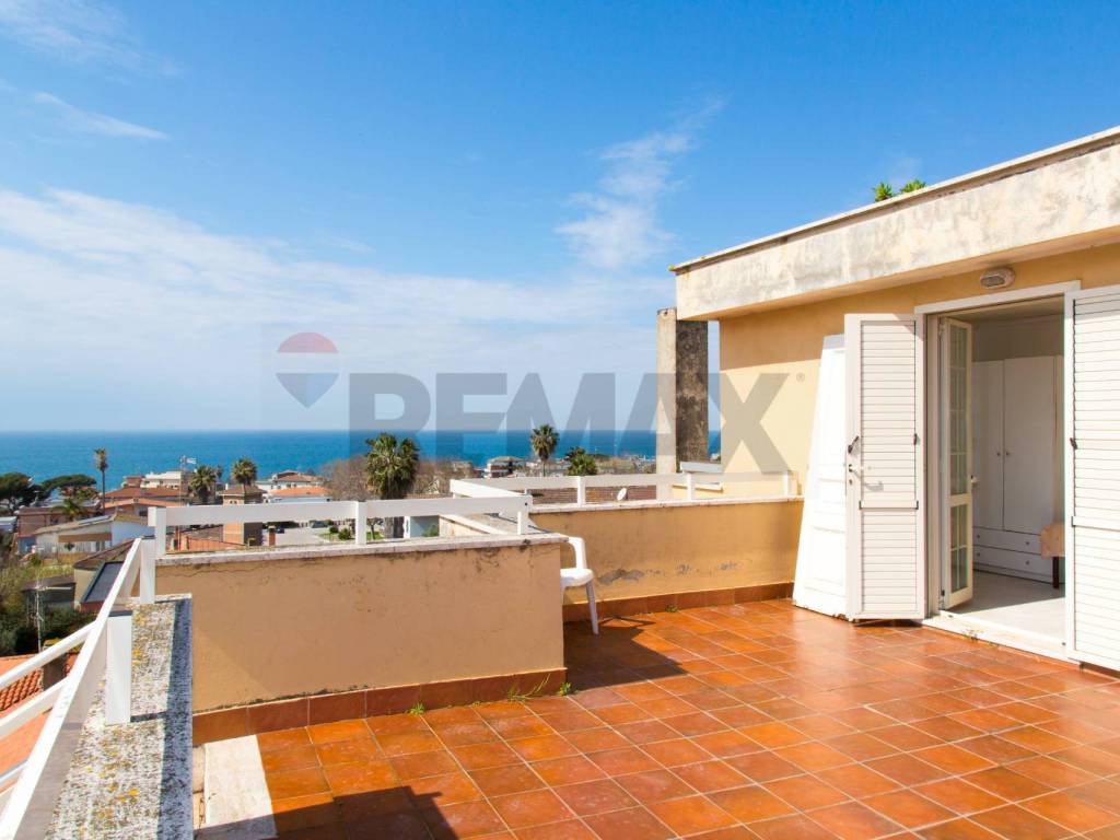 appartamento in vendita ad Anzio in zona Lido delle Sirene