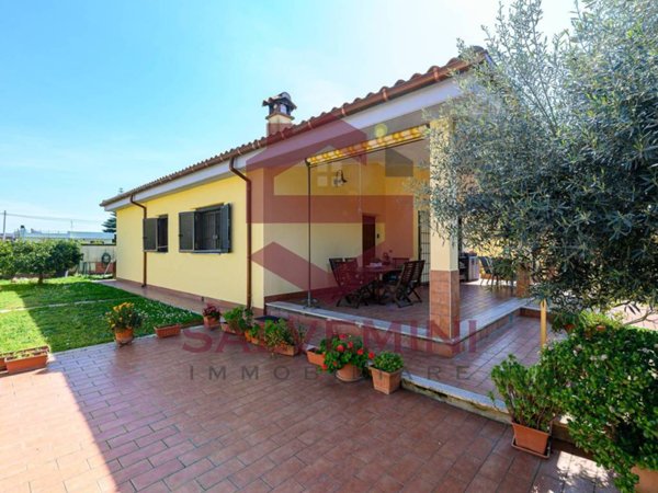 casa indipendente in vendita ad Anzio in zona Villa Claudia