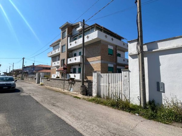 appartamento in vendita ad Anzio in zona Lido delle Sirene
