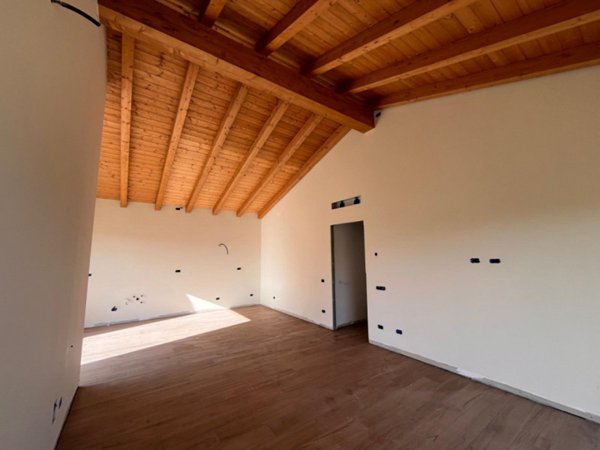 casa indipendente in vendita ad Anzio in zona Mare