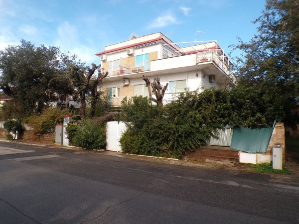 appartamento in vendita ad Anzio in zona Mare