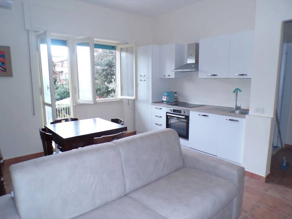 appartamento in vendita ad Anzio in zona Mare