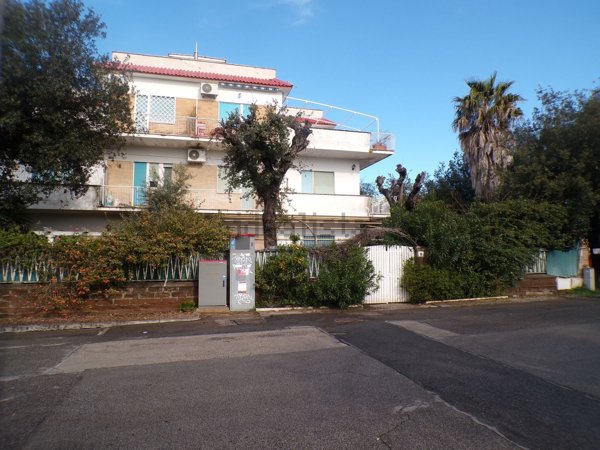 appartamento in vendita ad Anzio in zona Mare