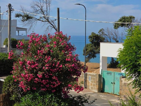 appartamento in vendita ad Anzio in zona Mare