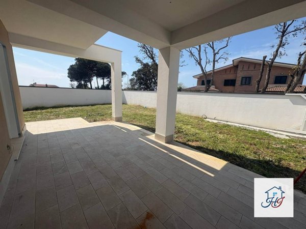 casa indipendente in vendita ad Anzio in zona Villa Claudia