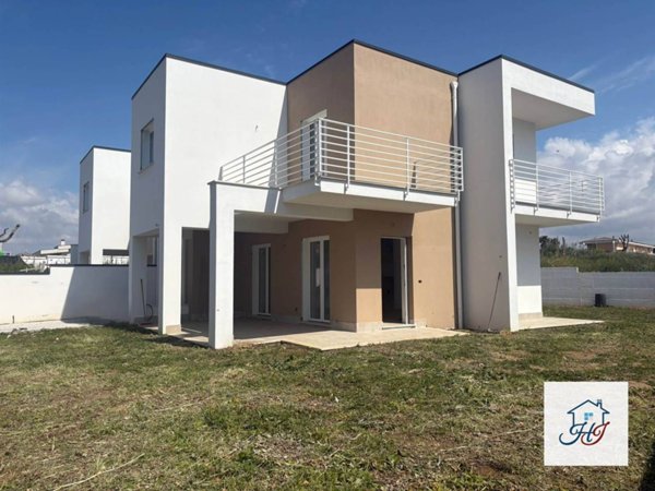 casa indipendente in vendita ad Anzio in zona Villa Claudia